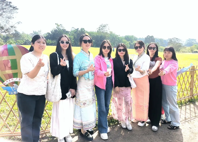 沃克能源西雙版納團建.png